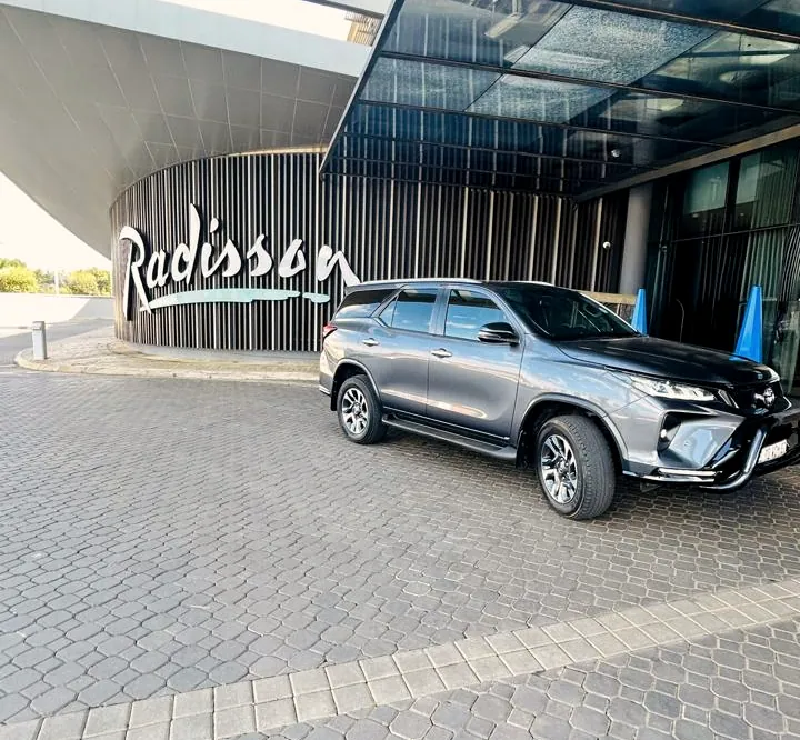 Tautona executive SUV at a hotel
